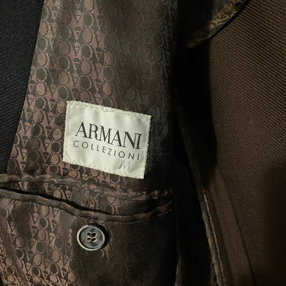 Black Armani Colleczioni, unconstructed, 100% wool blazer. Fits sizes 38-40 - Picture 4 of 5